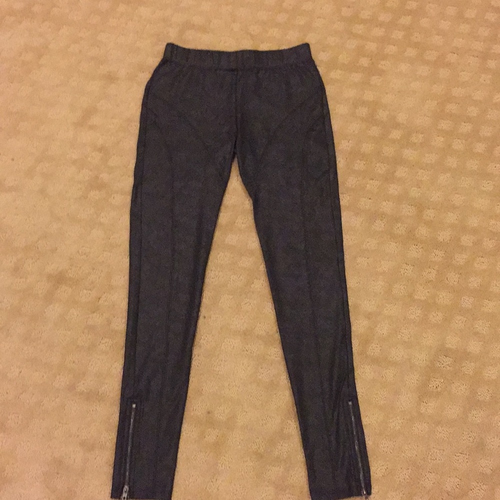 NWOT, Dance & Marvel coated leggings,S